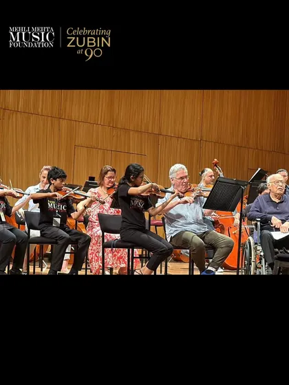 A truly special moment of mentorship, as our gifted students from the MMMF String Ensemble rehearse alongside the Belgrade Philharmonic Orchestra. This session was guided by the watchful eyes of Maestro Zubin Mehta and the legendary violinist Pinchas Zukerman, embodying our commitment to providing students with unparalleled learning opportunities.