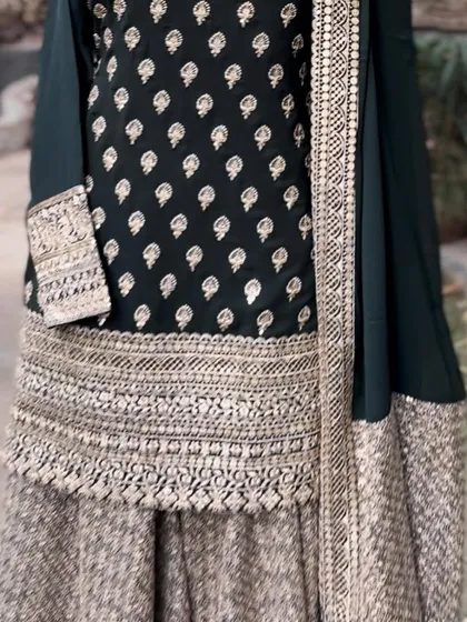 The set comes with a matching dupatta with a delicate border.