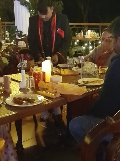 I bring the magic right to your table. At dinners or receptions, I can move from group to group, performing intimate illusions without ever stopping the party. It’s a personal show for you and your guests.