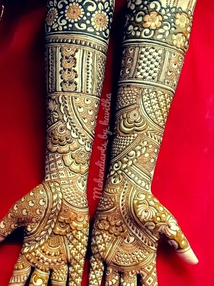 A bold and beautiful design with heavy use of dark-filled patterns. This makes the lighter, more detailed sections pop, creating a stunning 3D effect.