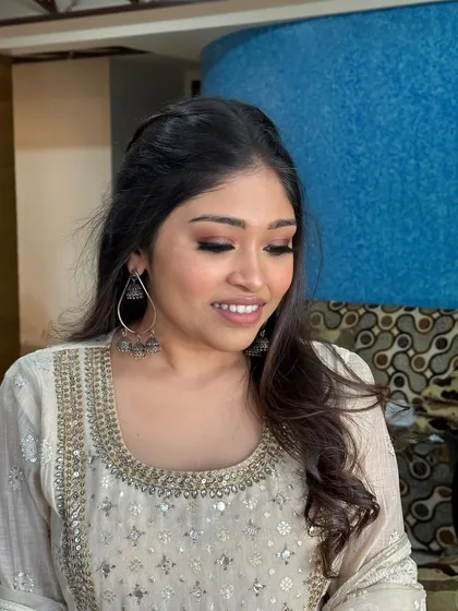 A close-up of the eye makeup for this minimal look.