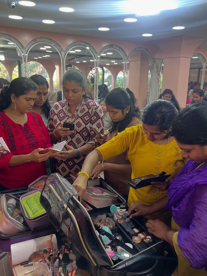 Asmitha Makeover Artistry - Personal Grooming Workshops Professional Makeup Artist Courses photo 19