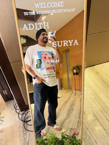 A quick selfie before a South Indian wedding reception. I love playing for diverse crowds and mixing different styles of music.