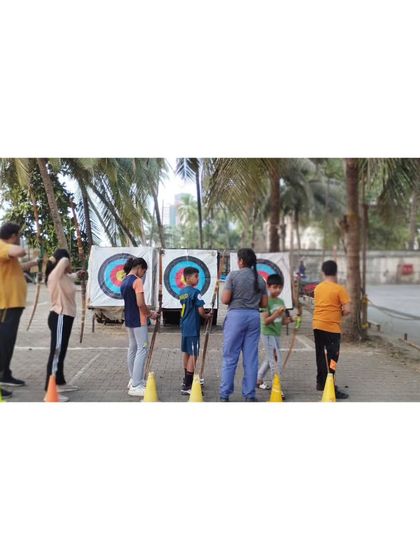 A typical beginner session at our Dadar location. Students learn the fundamentals of Indian round bow training in a group setting, which fosters a great learning atmosphere.