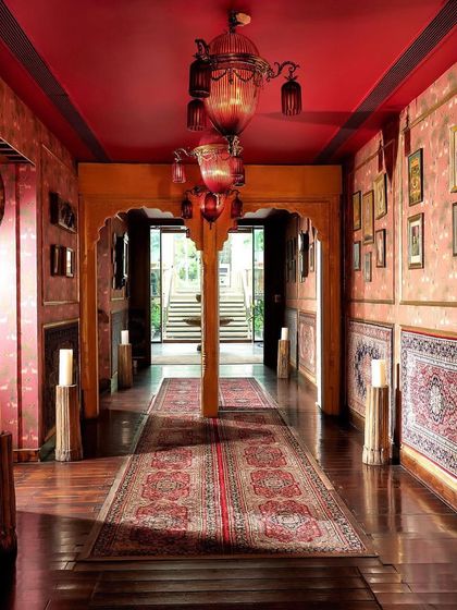 Our grand corridor is an enchanting spectacle that transcends borders. Lined with Persian carpets and lit by candles, it sets the stage for a journey into a world of curated beauty.