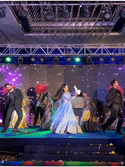 The Spectacle: Pro Dancers, Props & Effects photo 27