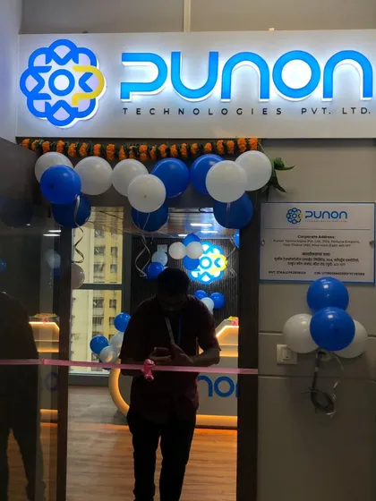 A new office deserves a grand opening. For Punon Technologies, we decorated the entrance with balloons matching their brand colors and a ceremonial ribbon, creating a welcoming and celebratory atmosphere for their team.