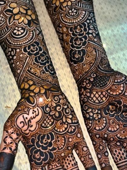 Personalized Mehndi photo 8