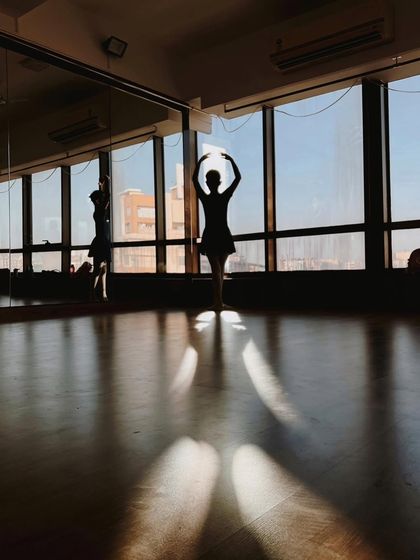 A beautiful silhouette of a dancer in our sunlit studio. A recap of the beautiful moments from January and February.
