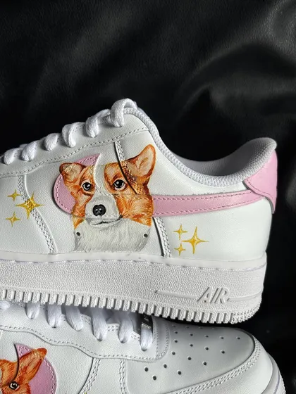 Another detailed shot of the custom Corgi sneaker.