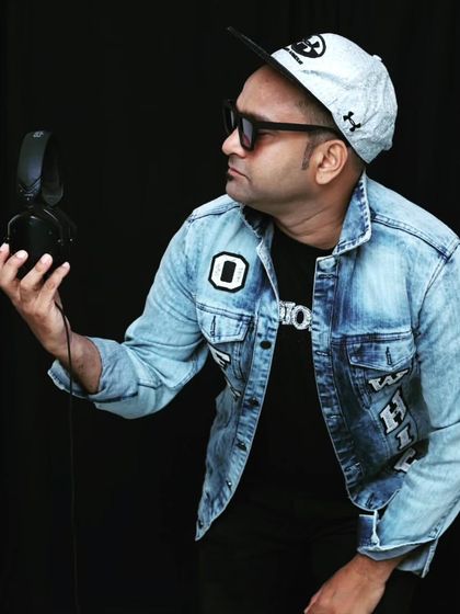 Behind the Decks photo 4