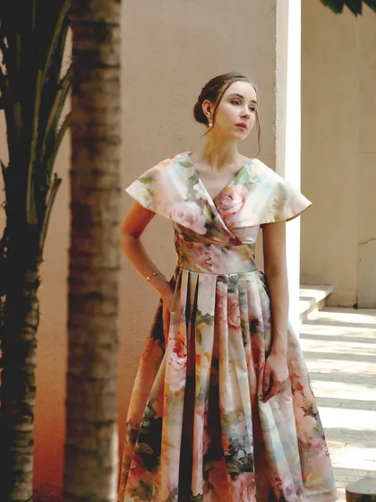This look for a floral dress required a fresh, rosy makeup style. I used pink tones on the cheeks and lips to create a healthy, youthful glow.