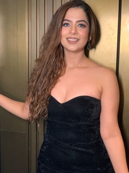 The Host's Wardrobe: A Style Showcase photo 31