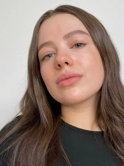 Another work of art from Evelina. This is a classic set of eyelash extensions in a beautiful brown color with a C curl, perfectly suited to our client.