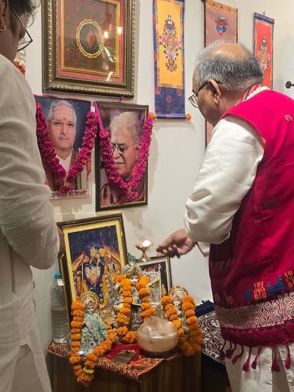 As is our tradition, the workshop began with the lighting of the lamp and paying respects to the great masters of music.