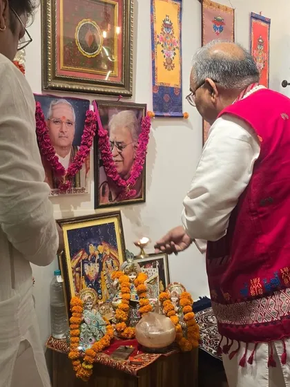 We start our workshops and special events by lighting a lamp and paying respect to our gurus. Here, Pandit Devendra Verma inaugurates a classical music workshop at our academy.