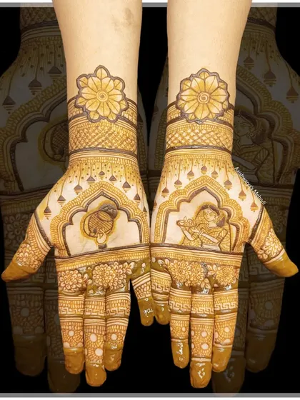 A beautiful Karwa Chauth design with Radha-Krishna figures, perfect for celebrating love and devotion.