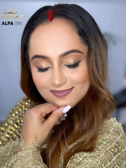 Ageless Beauty: Makeup for Mature Skin photo 12