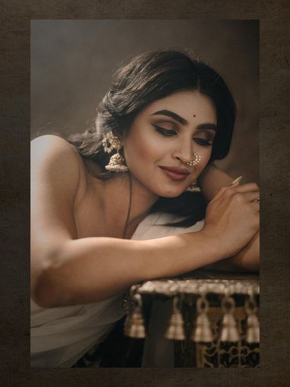 An identical close-up shot, capturing the soft, romantic mood of the "Divine" series.