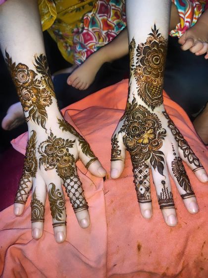 Hajira Mehendi Artist - Mehndi Artist Services Modern & Minimalist Designs photo 27