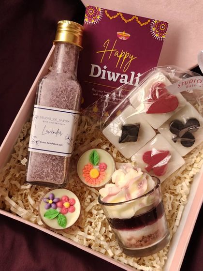 Another variation of my budget-friendly Diwali self-care hamper. This one features Lavender Bath Salt for stress relief, Poker Soaps, a Cheesecake Shot Candle, and two Floral Tealights.