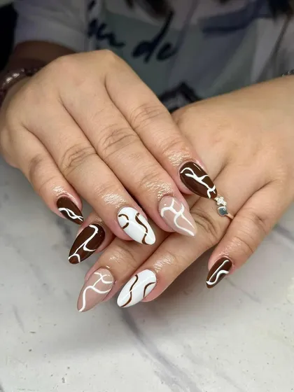 Another example of the abstract swirl pattern, showing its versatility. You can create endless variations with this simple but effective technique.