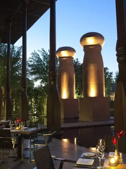 Dining at Kiyan in the evening is a magical experience. The restaurant is set against our iconic pillars and serene water bodies, creating an unforgettable ambiance.