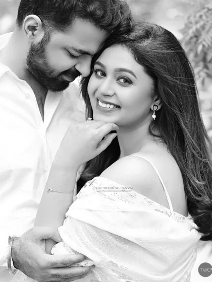 A quiet moment between a couple, captured in timeless black and white. I believe the most powerful love stories are often told in the simplest gestures. This pre-wedding portrait focuses purely on connection and emotion.