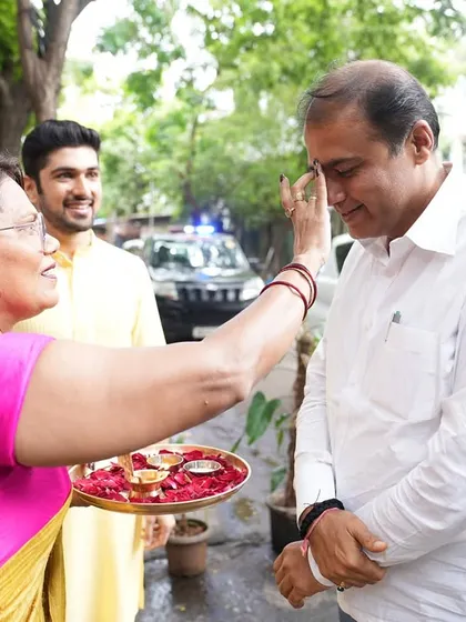 A traditional welcome for Dr. Pankaj Bhoyar ji upon his arrival at the institute. We honor our guests with the same respect and warmth that we share in our teachings.
