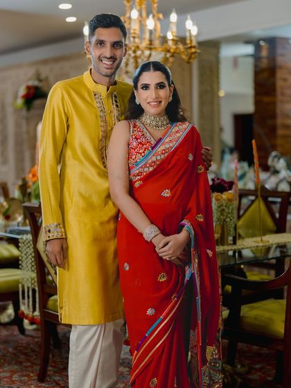 Another lovely couple shot. Her classic makeup look complements her traditional attire perfectly.