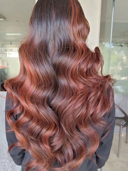 This is a beautiful Coral Brown look. The color is a mesmerizing blend of warm brown tones with a hint of vibrant coral, creating a perfect balance between sophistication and playfulness.