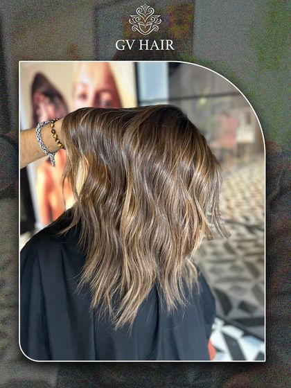 Hair that speaks before you do. This is one of my 2025 trend predictions: subtle blending, volume, and shine in a beautiful balayage.