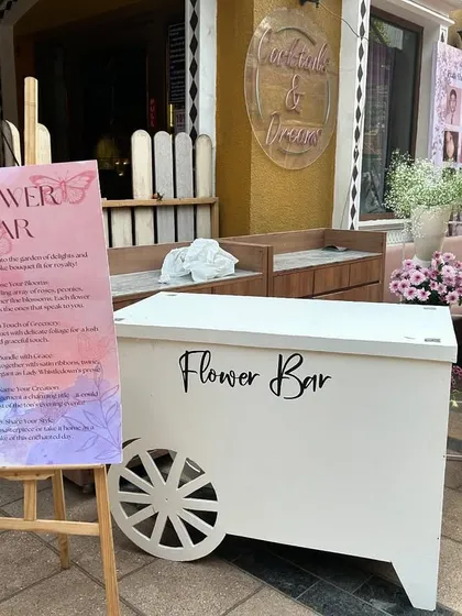 The complete Flower Bar station, a unique and engaging activity for guests at the Godh Bharai.