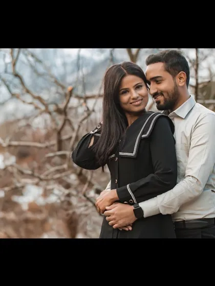 For this outdoor pre-wedding shoot, I created a subtle makeup look with sleek, straight hair. This clean and modern style works beautifully for a more casual and intimate portrait.