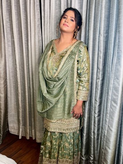 For her Mehendi, this bride wanted a true "no makeup" look. I used minimal products to enhance her features while keeping it very natural.