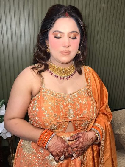 Timeless Traditional & Festive Glam photo 25