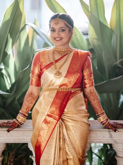 A poised and elegant portrait of the South Indian bride.