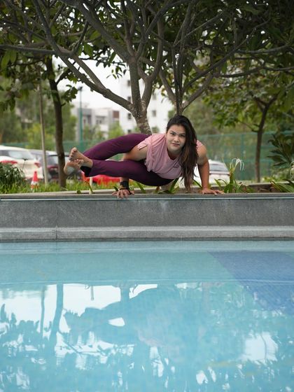 Shashi Prabha Dwivedi - Advanced Yoga Anatomy & Asana Course (Online) Inversions & Arm Balances photo 27