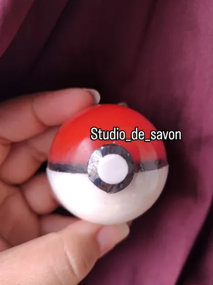 Here is a closer look at one of the Poké Ball soaps. The spherical shape and clean lines required a lot of patience, but the result is a soap that looks just like the real thing.