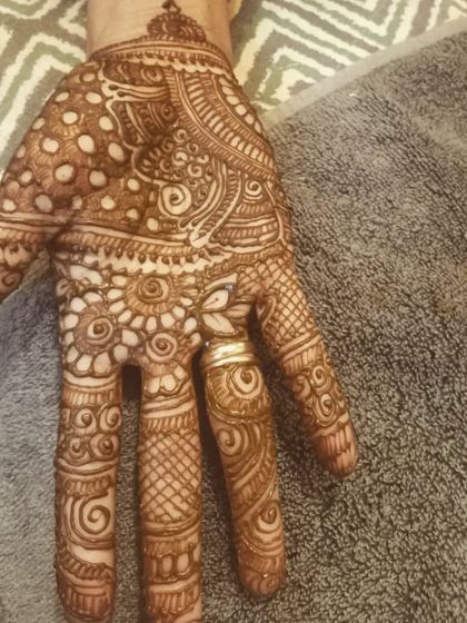 Hussaina Mehendi Artist - Party & Festive Mehendi Intricate Indian & Full Hand Designs photo 20