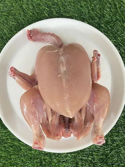 For those who prefer to prepare their own meals, I offer whole chicken curry cuts. This is the same high-quality, fresh chicken I use in my own products.