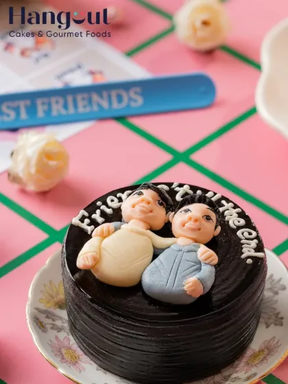 This Friendship Day, gift your BFF a rich Dutch Truffle bento cake. It's topped with handcrafted fondant buddies, making it a cherished memory on a plate.