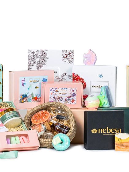 Here is another look at the diverse range of custom hampers and gift boxes I offer. Whether it's a small token of appreciation or a large festive gift, I can create the perfect packaging for any occasion.