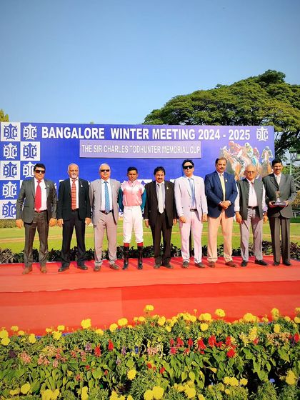 The winning connections of the Sir Charles Todhunter Memorial Cup.