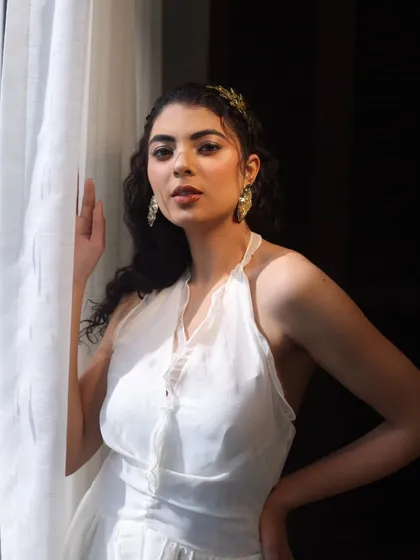 This is an example of the 'no-makeup' makeup look, ideal for editorial features where natural beauty is key. I created a dewy, glowing skin finish with subtly enhanced features and soft, natural hair to achieve an effortless, camera-ready style.