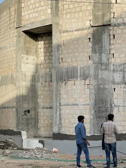 The House of Galleries takes its form from locally sourced bela stone blocks. The fenestrations are designed to make the house appear as a solid mass from the outside.