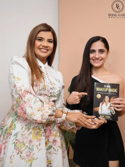 With the lovely and talented Hunar Gandhi for an episode of my podcast. We had such an insightful conversation.