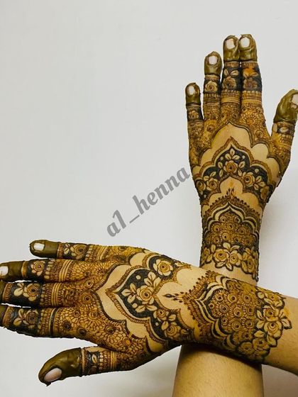 A beautiful design featuring floral motifs and scalloped edges.