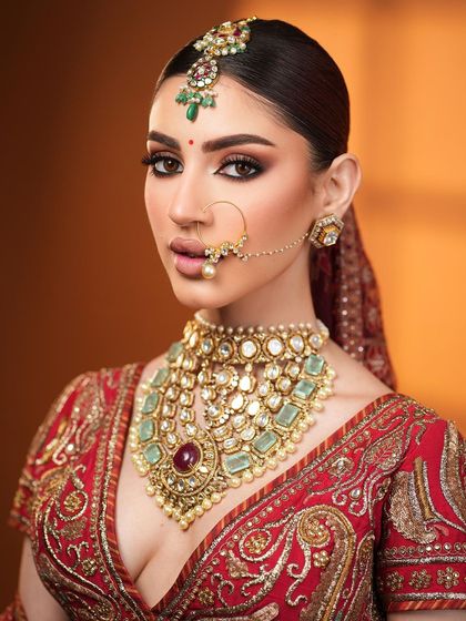 Another portrait of this timeless beauty. The makeup is designed to look flawless from every angle.