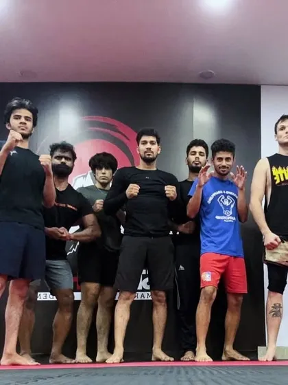 Another look at our evening grappling class, led by one of our expert coaches.
